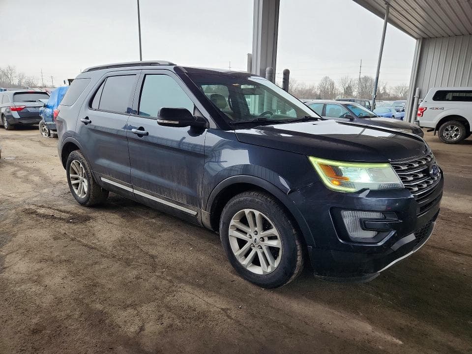 2017 FORD EXPLORER XLT 4