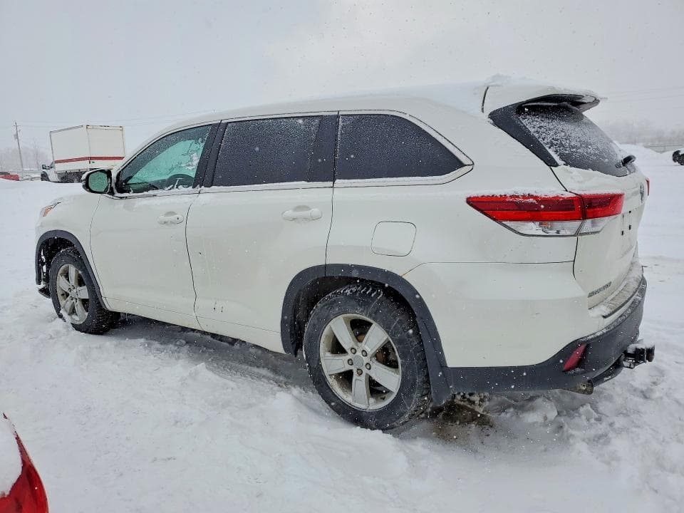 2018 TOYOTA HIGHLANDER LE 2