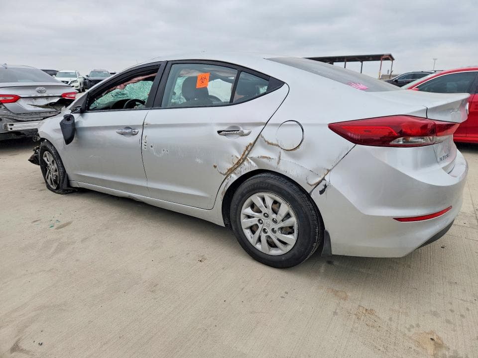 2018 HYUNDAI ELANTRA SE 2