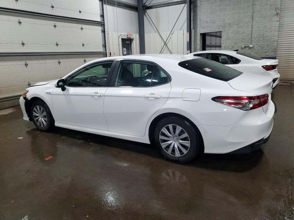 2019 TOYOTA CAMRY HYBRID LE 2