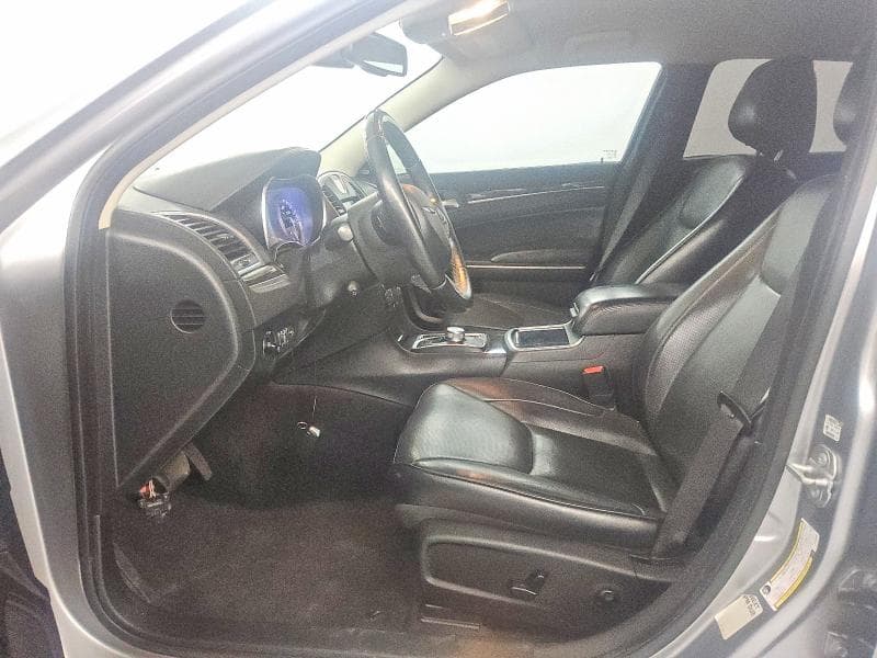 2018 CHRYSLER 300 LIMITED 7