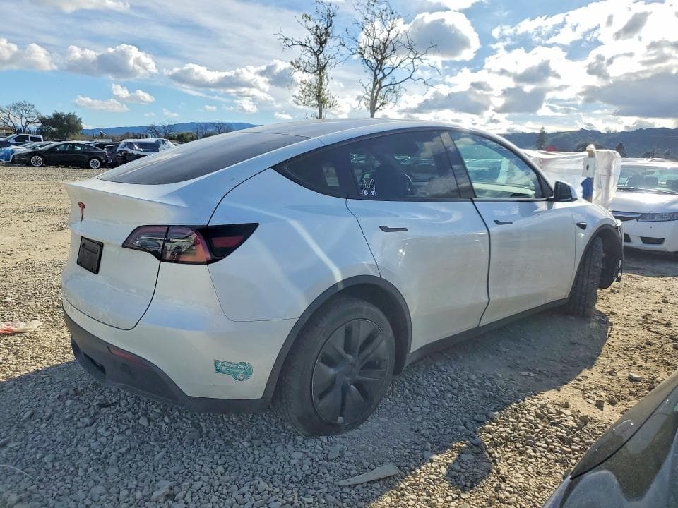 2025 TESLA MODEL Y 3