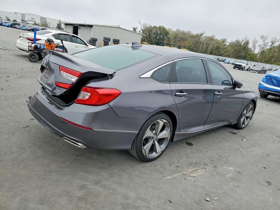 2018 HONDA ACCORD TOURING 3