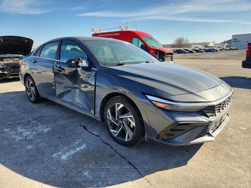 2024 HYUNDAI ELANTRA SEL 4