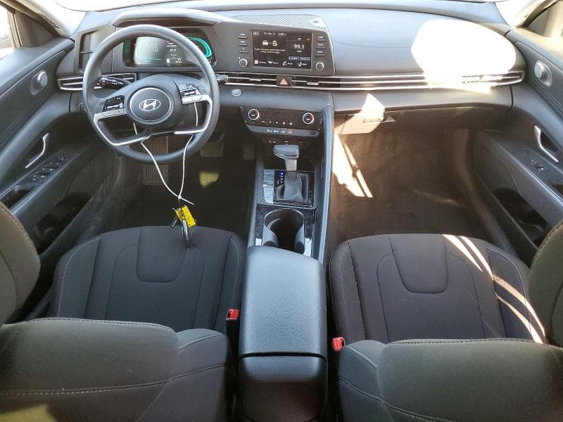 2025 HYUNDAI ELANTRA BLUE 8