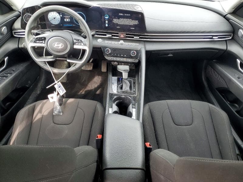 2024 HYUNDAI ELANTRA SEL 8