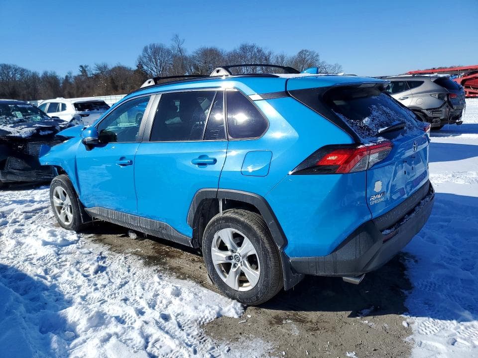 2021 TOYOTA RAV4 XLE 2