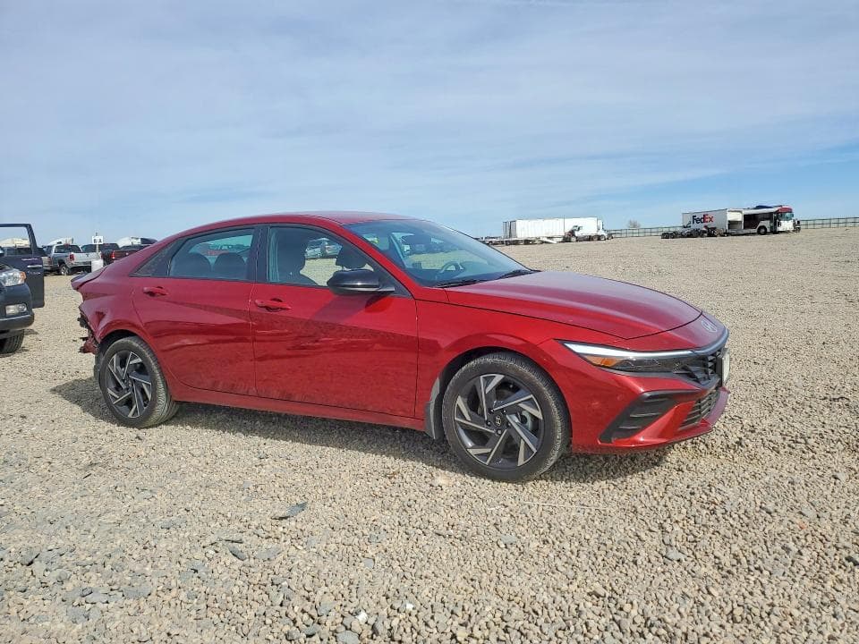 2025 HYUNDAI ELANTRA SEL SPORT 4