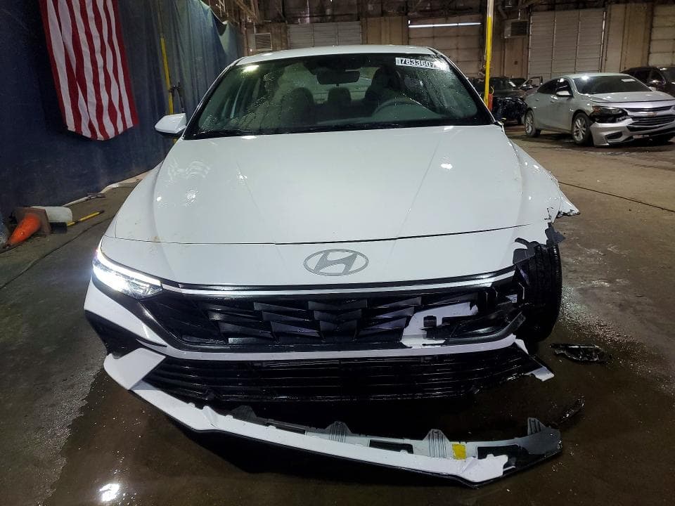 2026 HYUNDAI ELANTRA 5