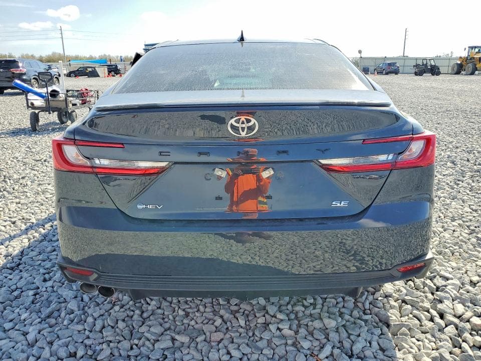 2025 TOYOTA CAMRY SE 6