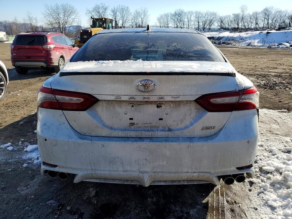 2018 TOYOTA CAMRY XSE 6