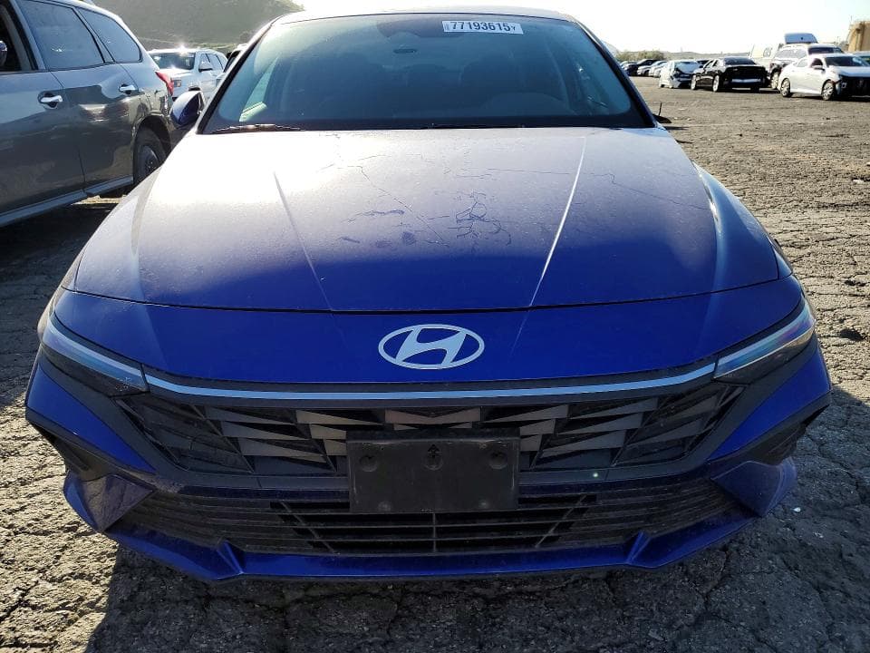 2025 HYUNDAI ELANTRA BLUE 5