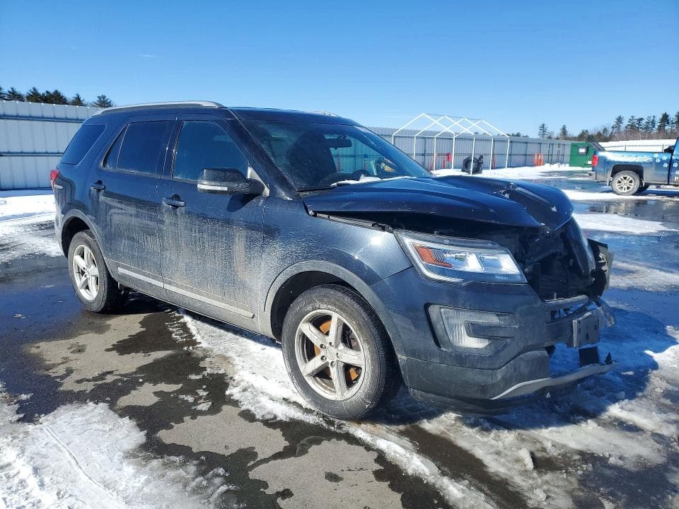 2017 FORD EXPLORER XLT 4