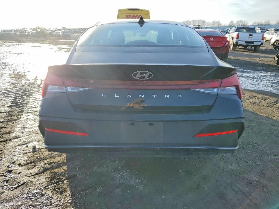 2024 HYUNDAI ELANTRA SE 6