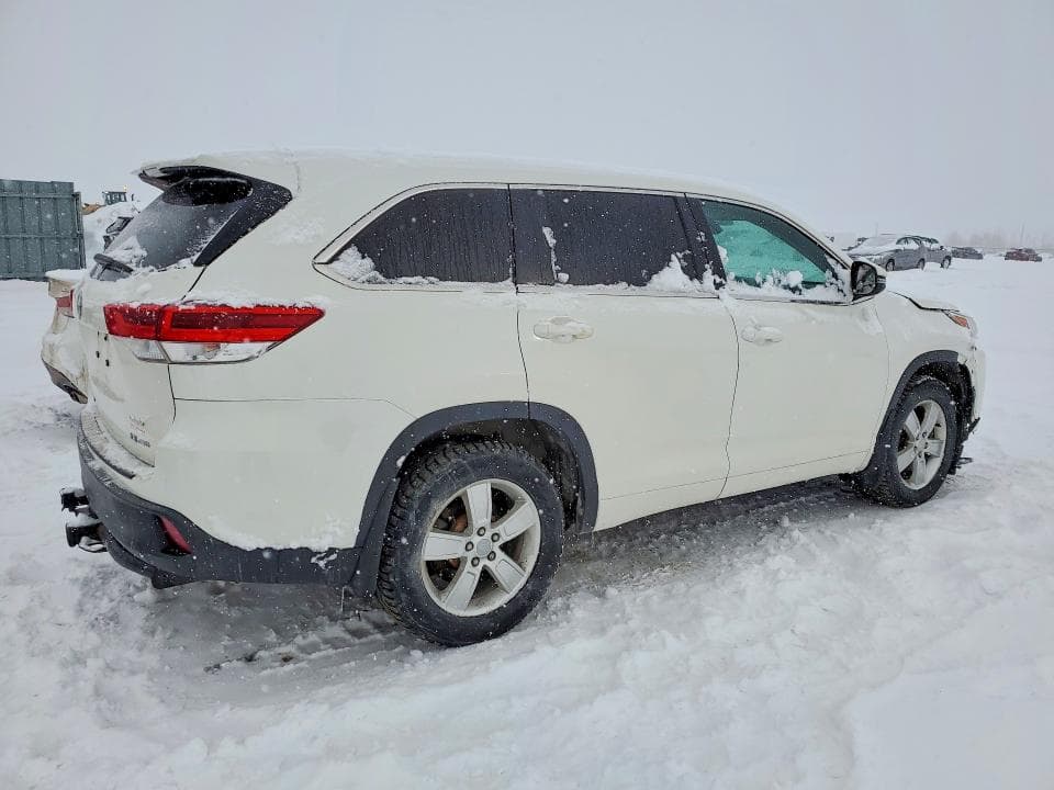2018 TOYOTA HIGHLANDER LE 3