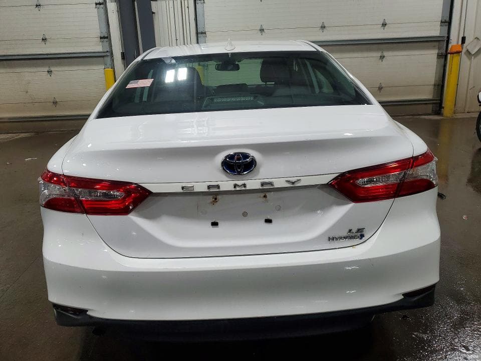2019 TOYOTA CAMRY HYBRID LE 6