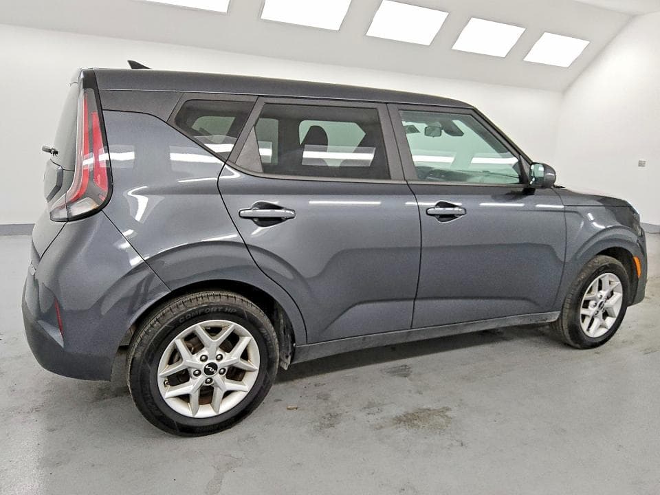 2023 KIA SOUL LX 3