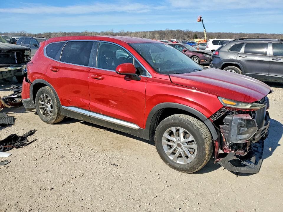 2019 HYUNDAI SANTA FE SE 4