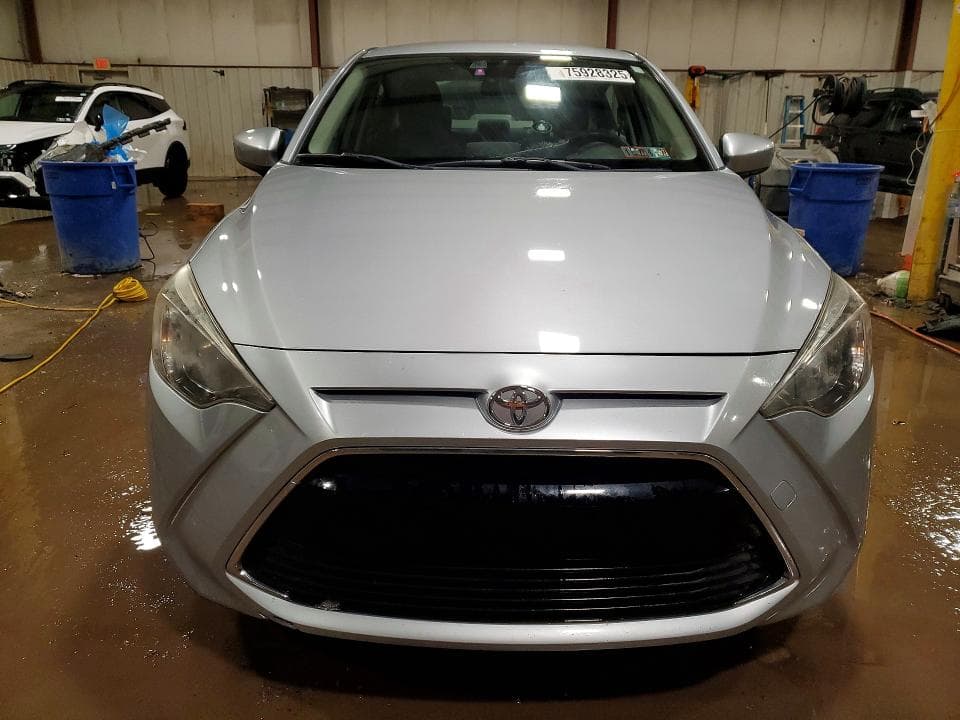 2017 TOYOTA YARIS IA BASE 5