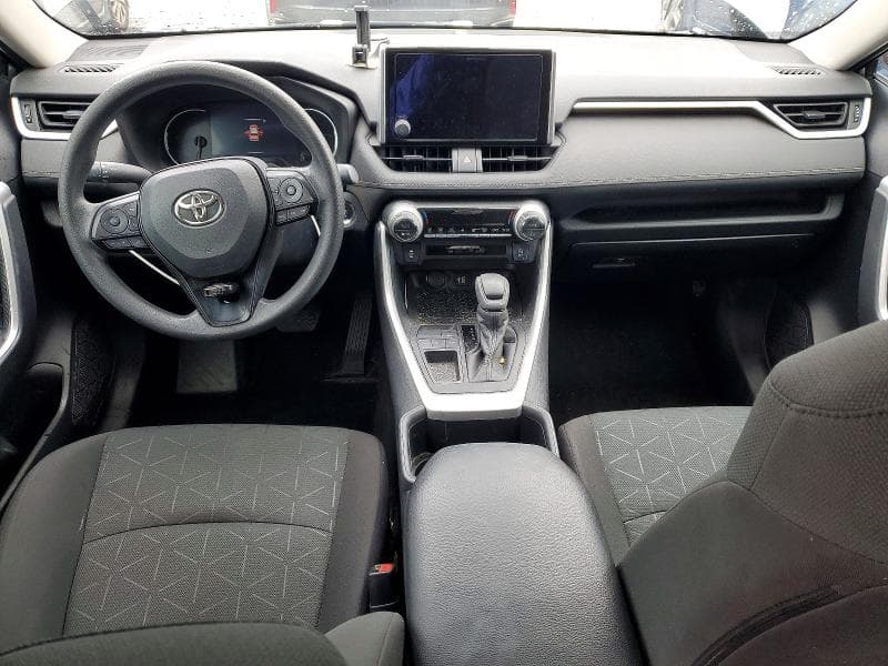 2024 TOYOTA RAV4 XLE 8