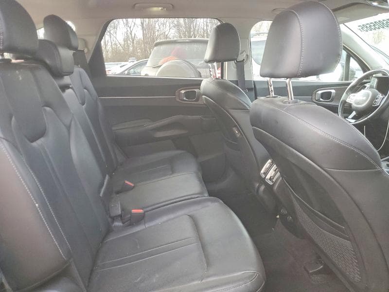 2022 KIA SORENTO S 11