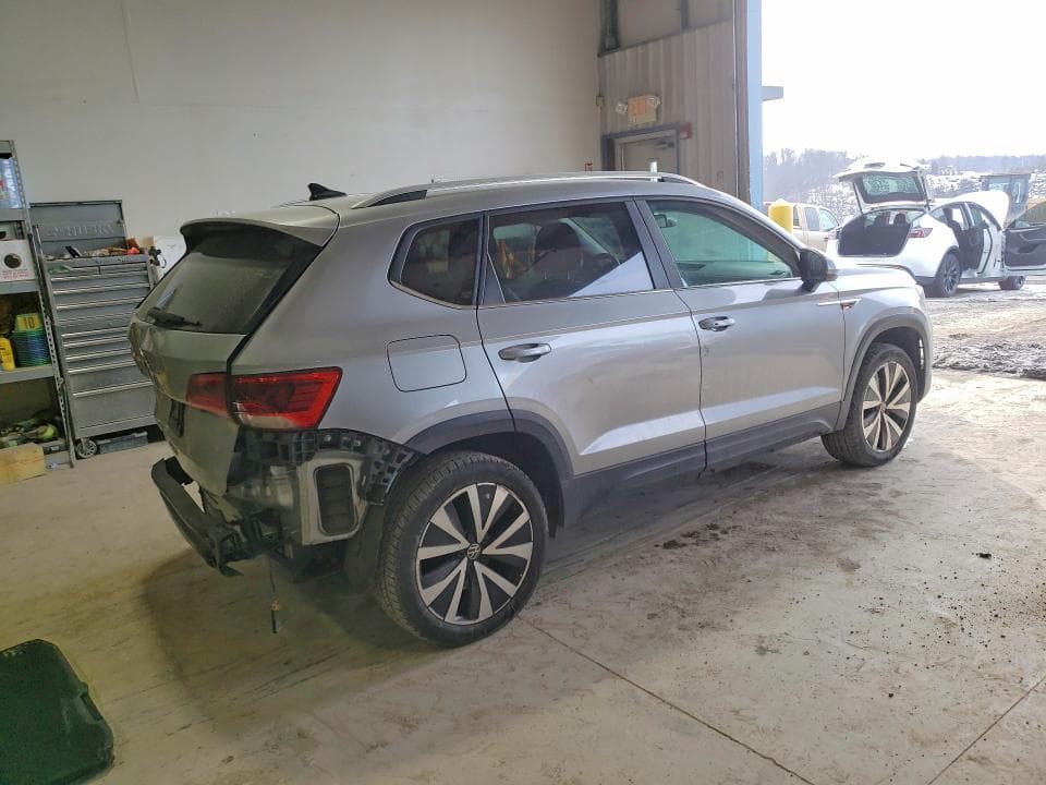 2022 VOLKSWAGEN TAOS SE 3