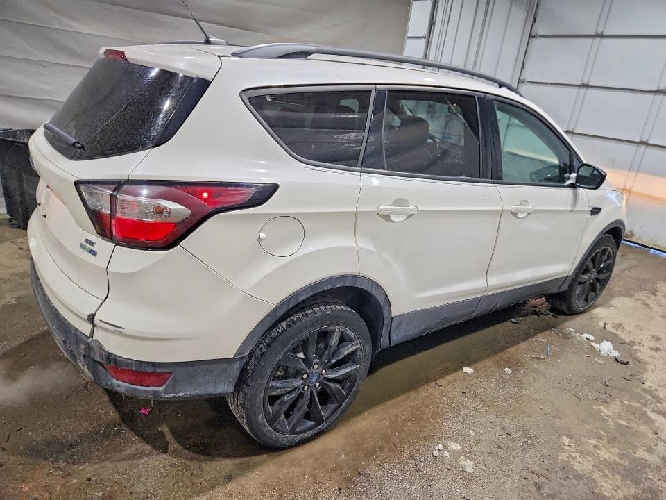 2018 FORD ESCAPE SE 3