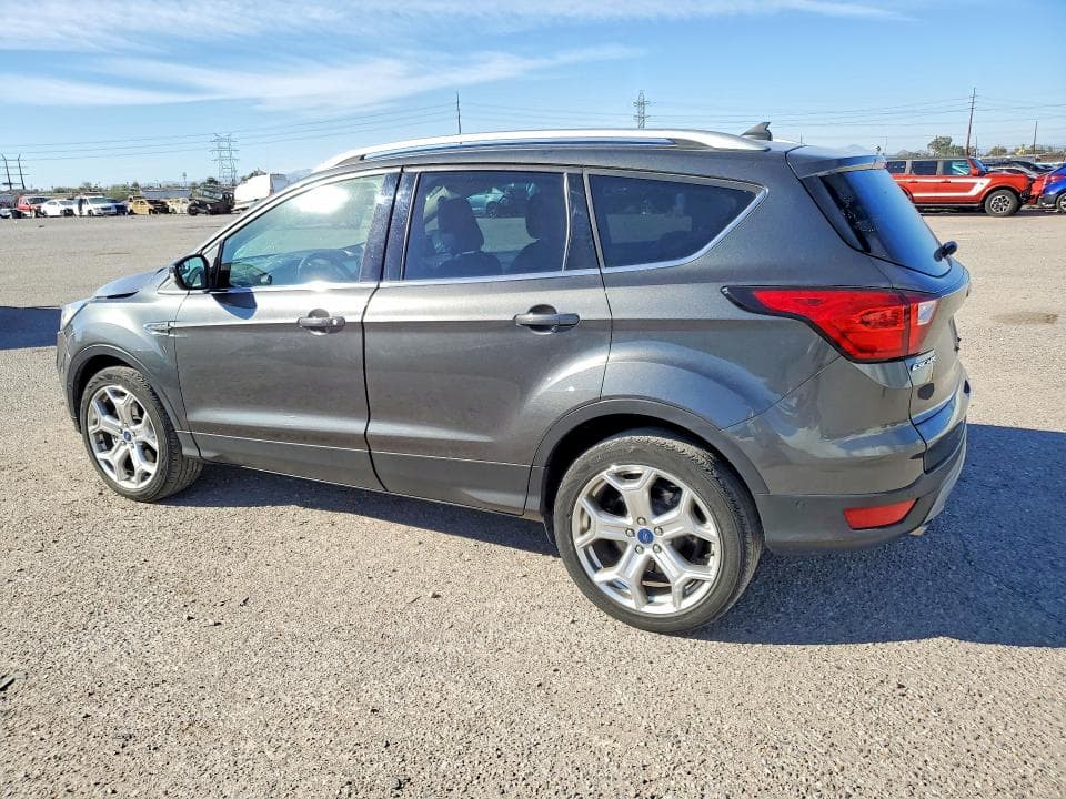 2019 FORD ESCAPE TITANIUM 2