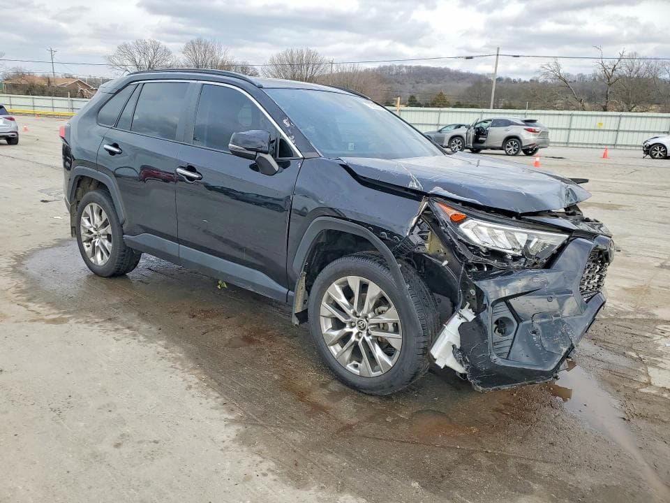 2021 TOYOTA RAV4 LIMITED 4