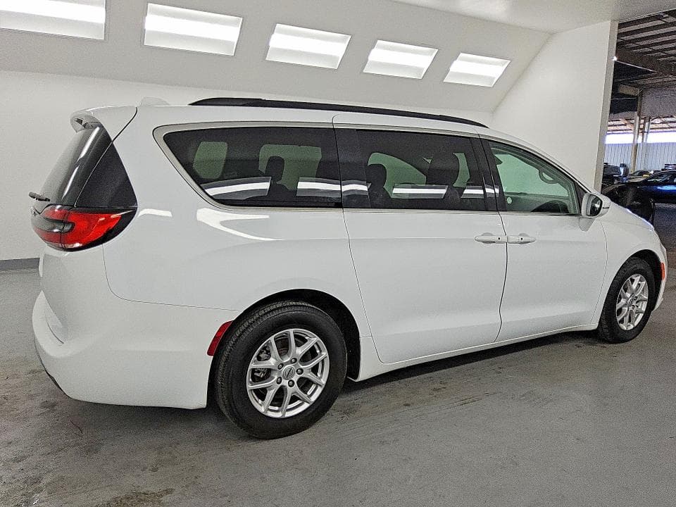 2022 CHRYSLER PACIFICA TOURING L 3