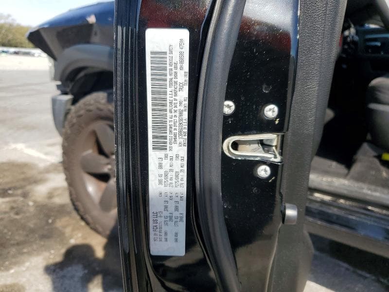 2019 RAM 1500 CLASSIC SLT 12