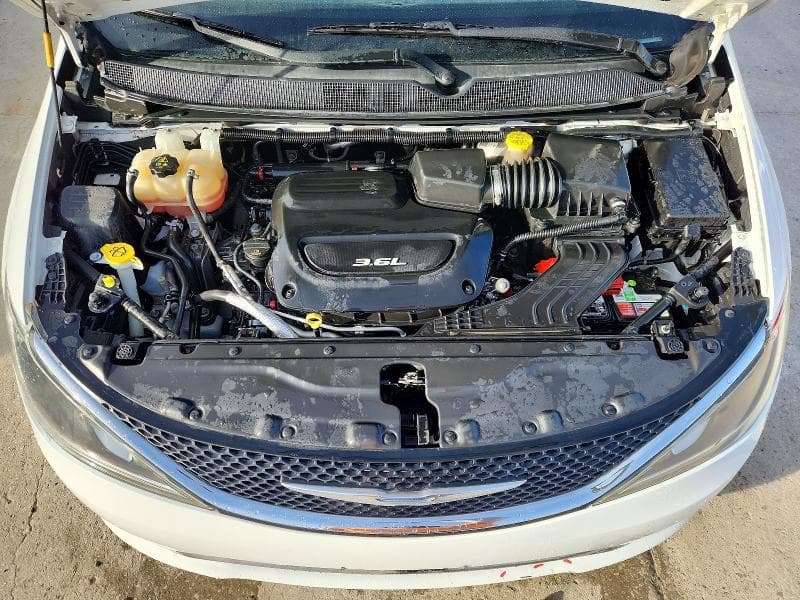 2018 CHRYSLER PACIFICA TOURING L 12