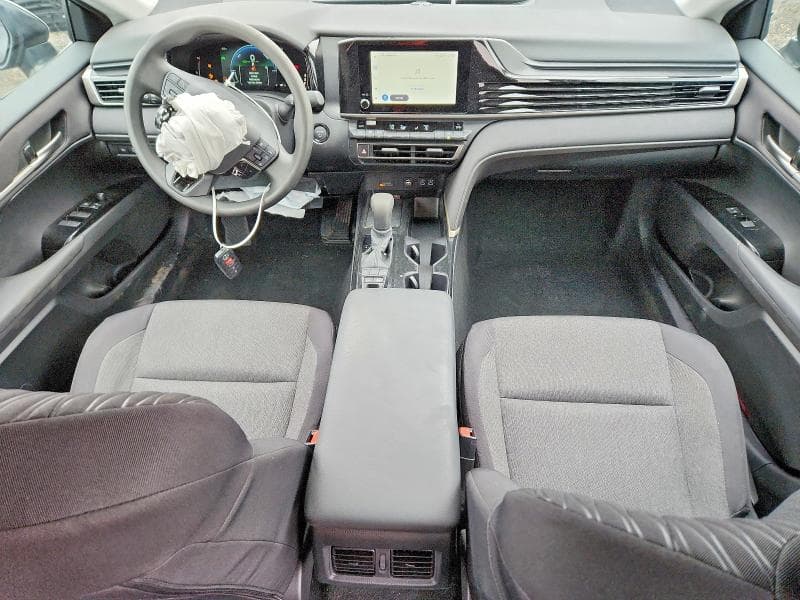 2025 TOYOTA CAMRY 8