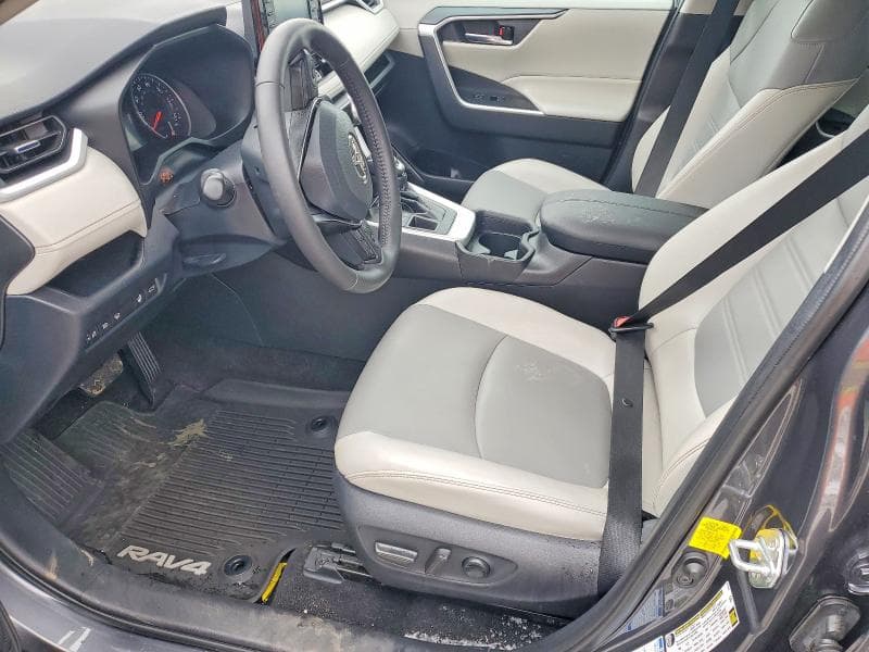 2020 TOYOTA RAV4 XLE PREMIUM 7
