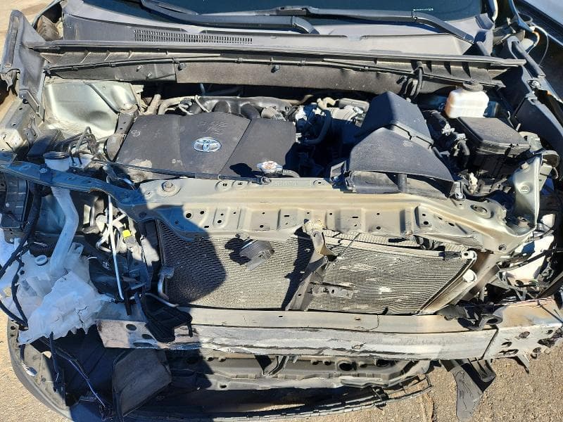 2018 TOYOTA HIGHLANDER SE 12