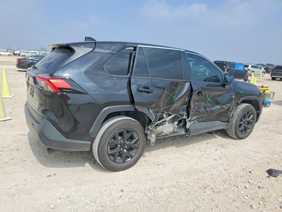 2022 TOYOTA RAV4 LE 3