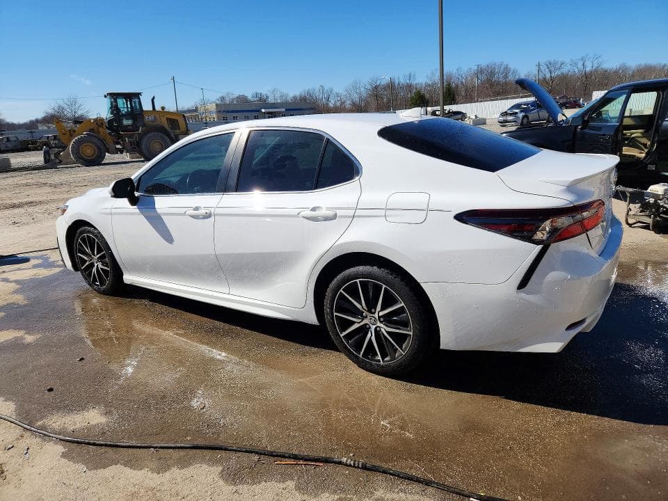 2021 TOYOTA CAMRY SE 2
