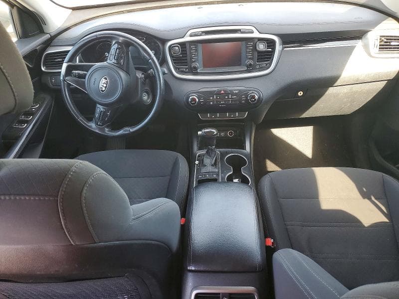 2017 KIA SORENTO LX 8