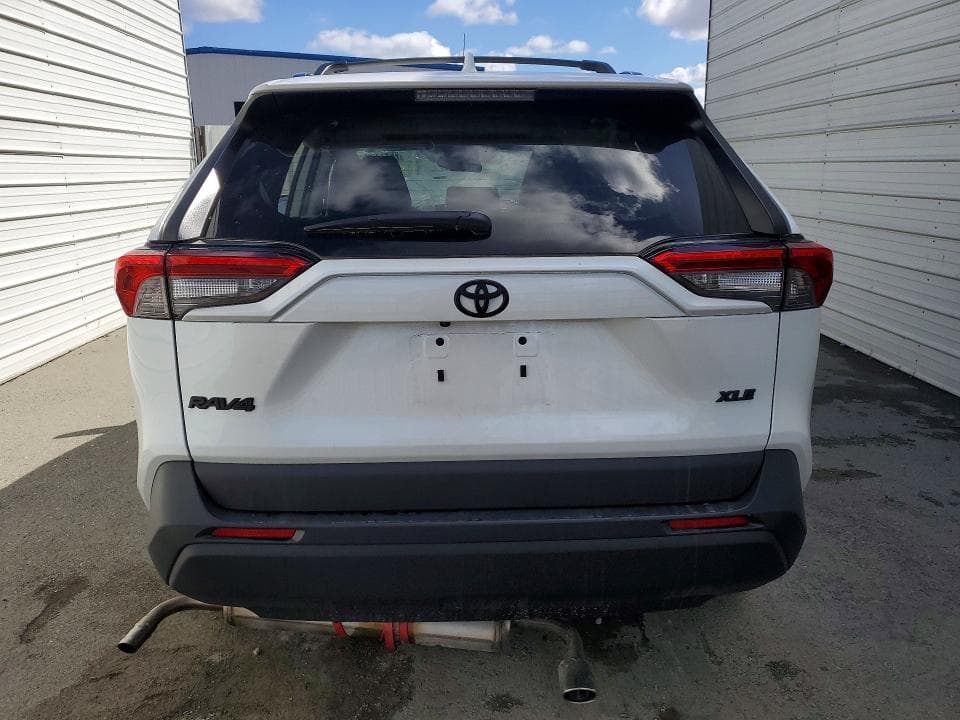 2025 TOYOTA RAV4 XLE PREMIUM 6