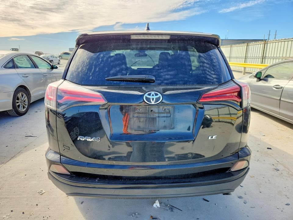 2018 TOYOTA RAV4 LE 6