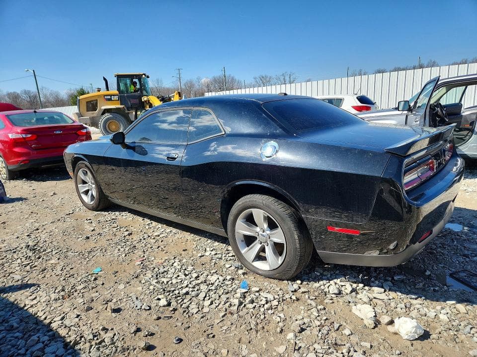 2018 DODGE CHALLENGER SXT 2