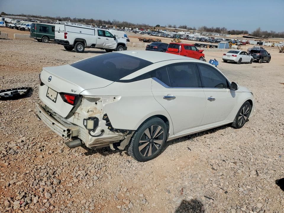 2019 NISSAN ALTIMA SV 3