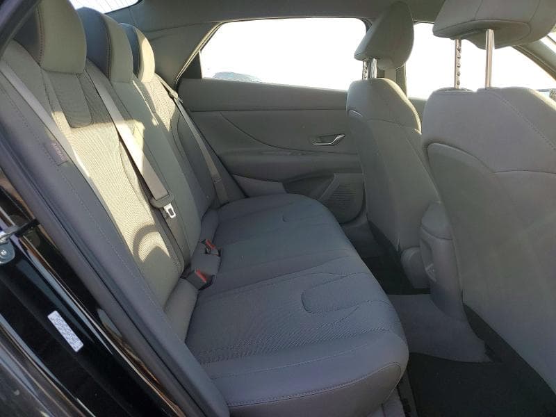 2024 HYUNDAI ELANTRA SE 10