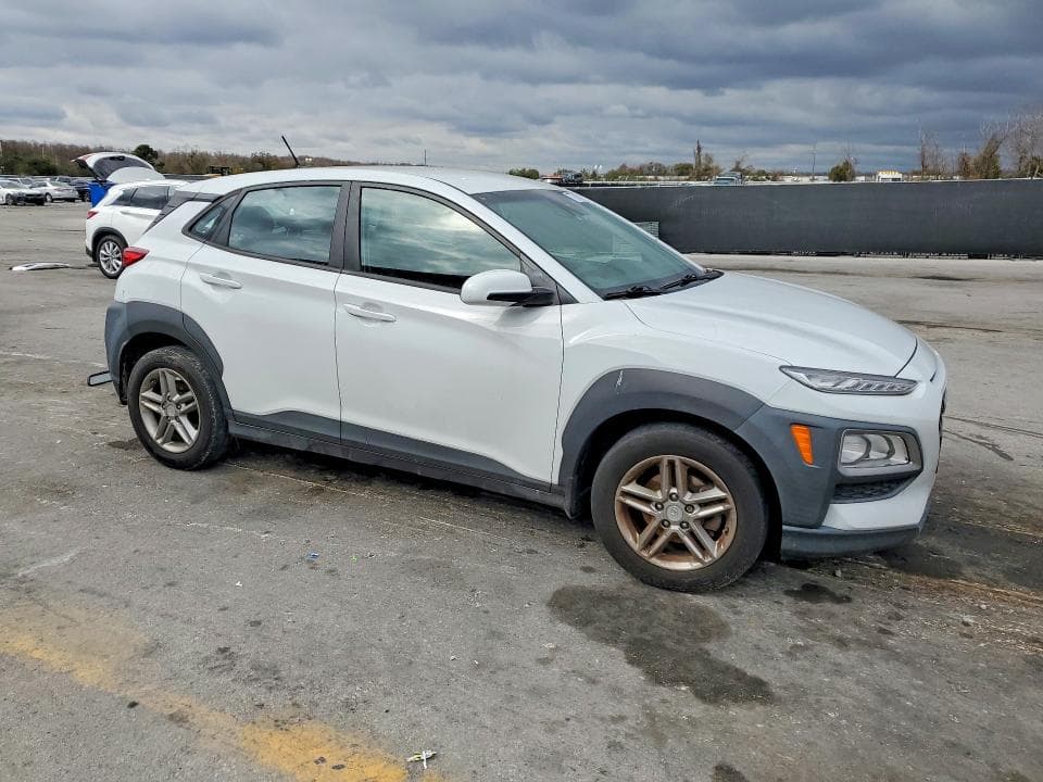 2020 HYUNDAI KONA SE 4