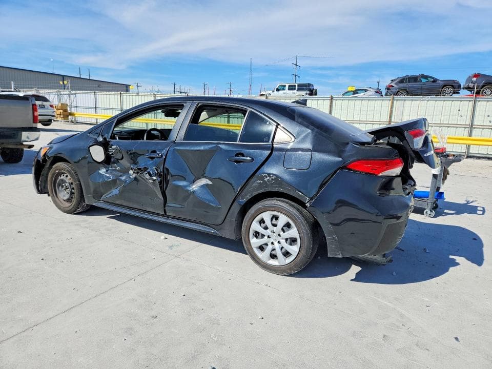 2022 TOYOTA COROLLA LE 2