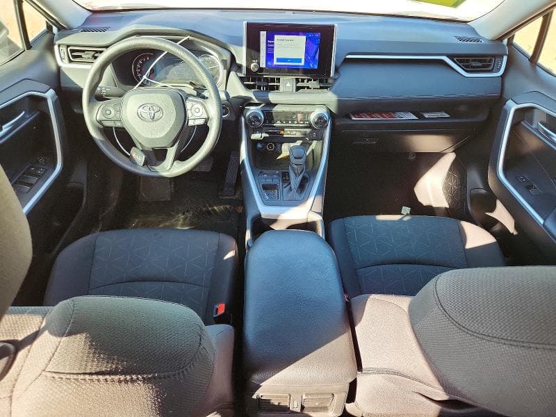 2024 TOYOTA RAV4 XLE 8
