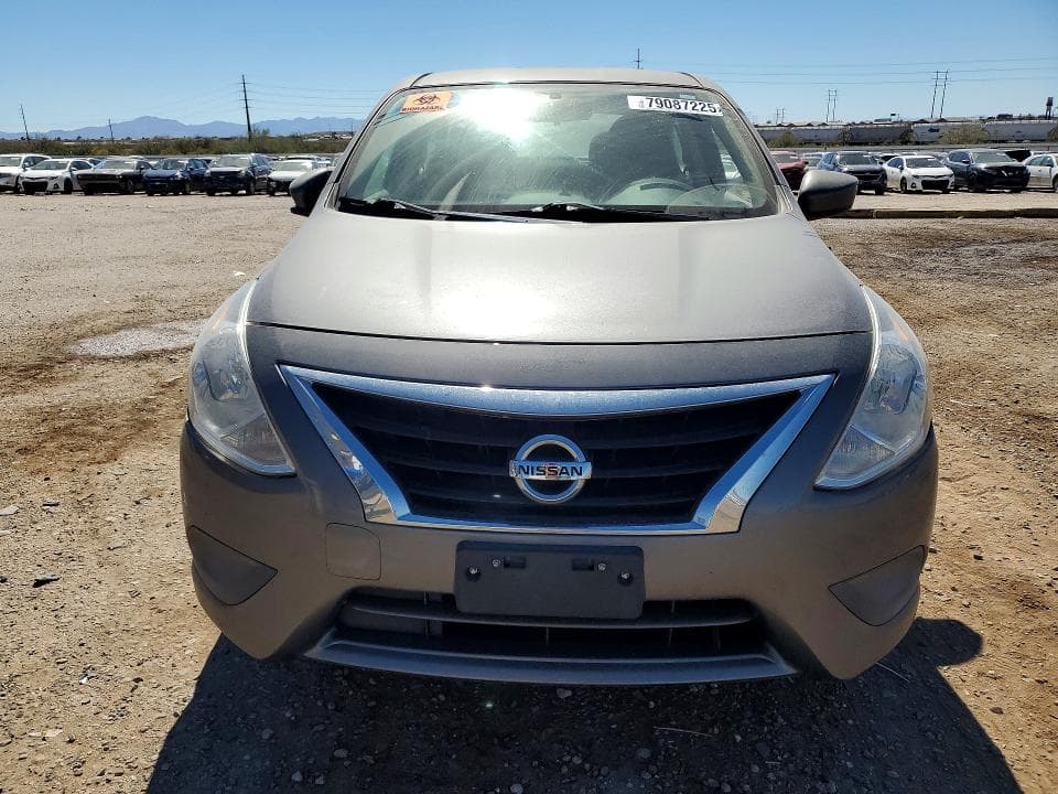 2017 NISSAN VERSA 1.6 SV 5