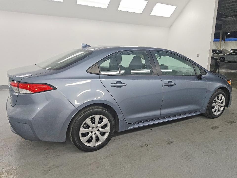 2022 TOYOTA COROLLA LE 3