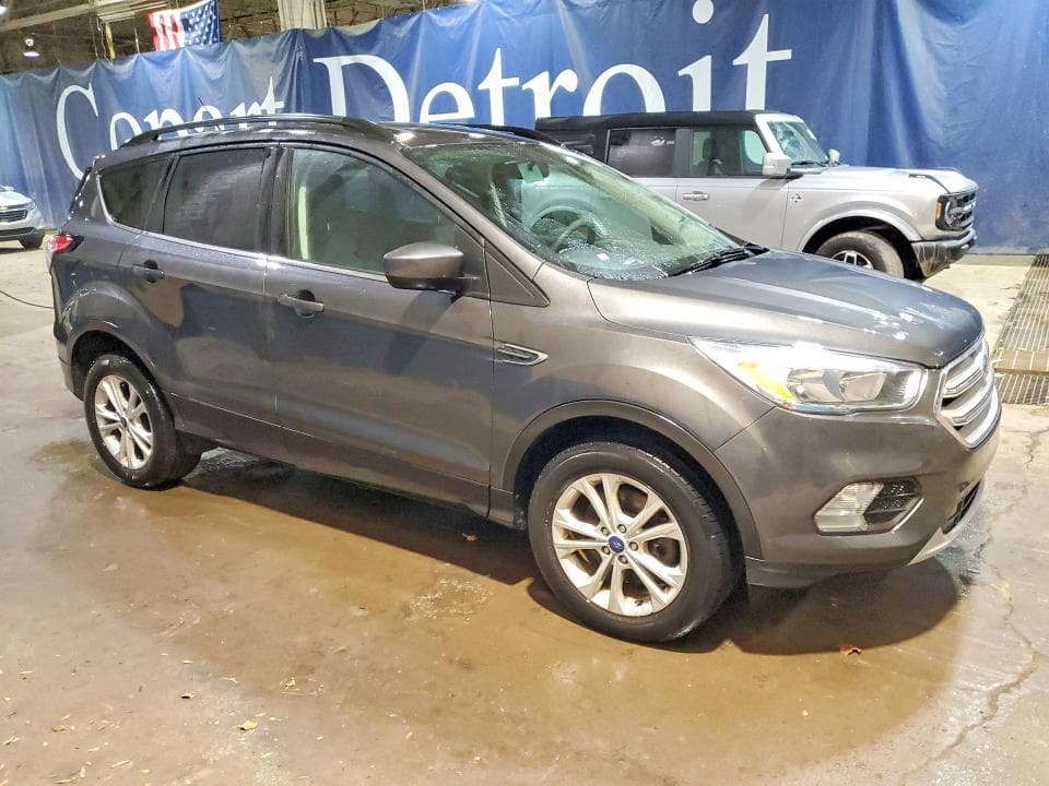 2018 FORD ESCAPE SE 4