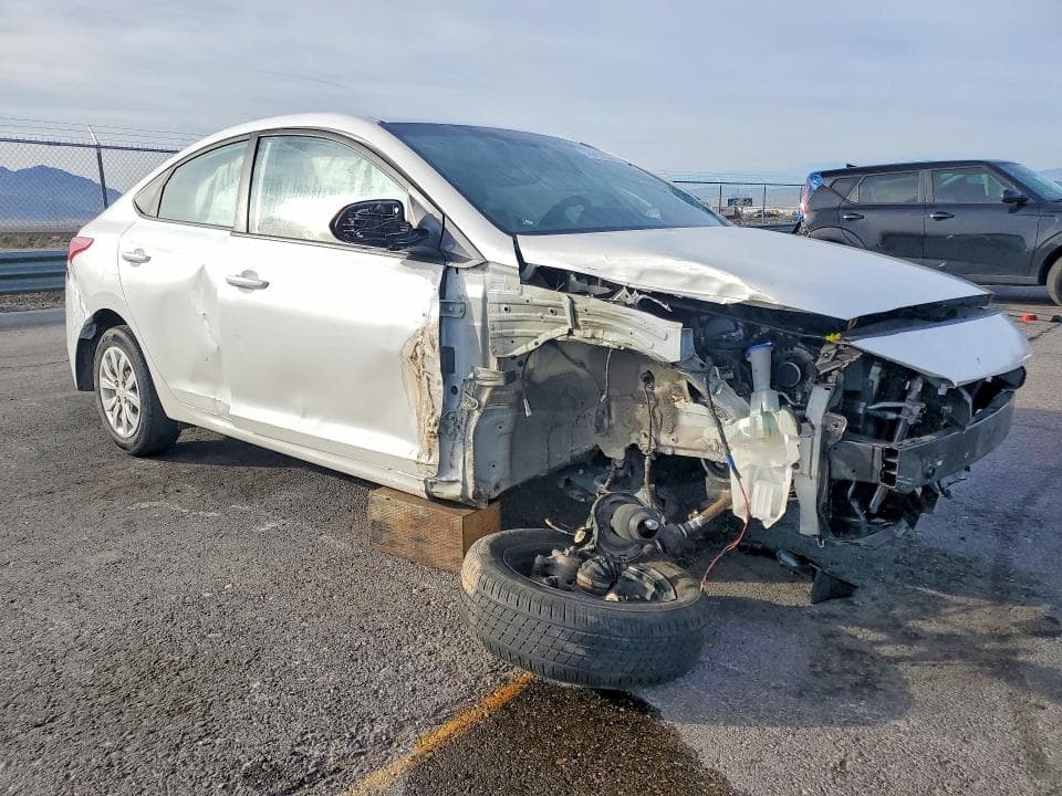 2018 HYUNDAI ACCENT SE 4